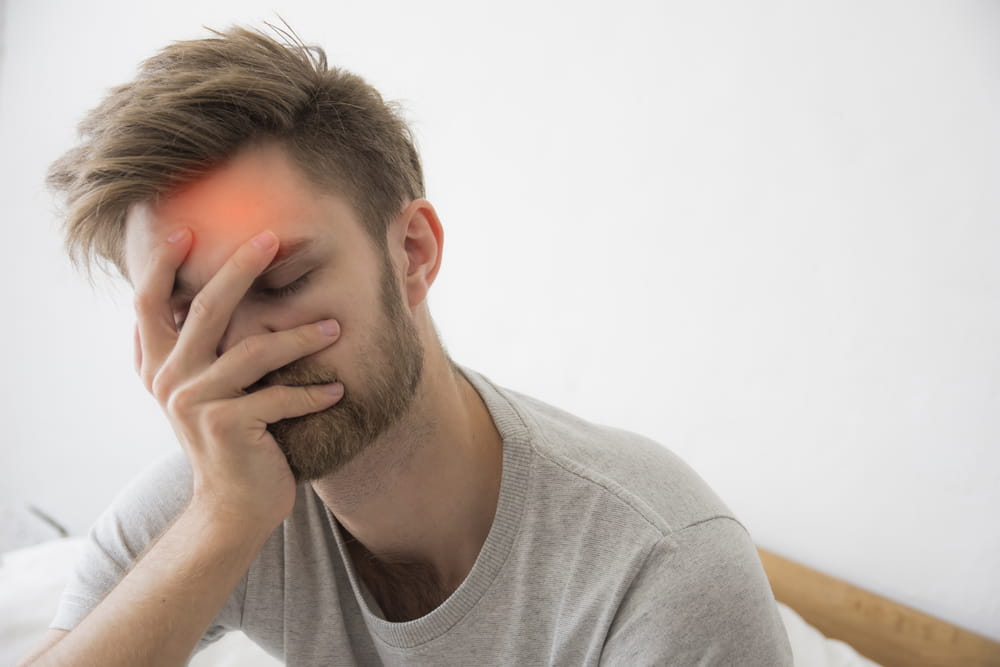 Un homme a des maux de tête au réveil pouvant être liés au bruxisme